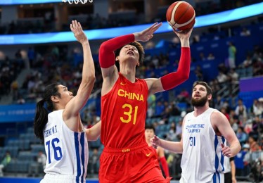 「霸榜选手的心酸：开云体育深挖长时间高强度排位训练对电竞人与家人的影响」