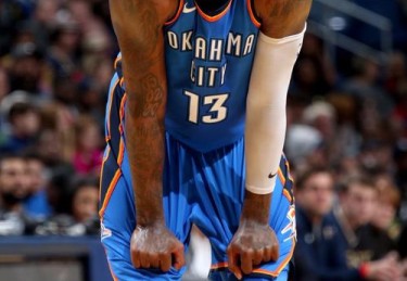 「NBA季中交易大爆炸：开云体育官网强调球星转会与队内磨合期对让分盘冲击」