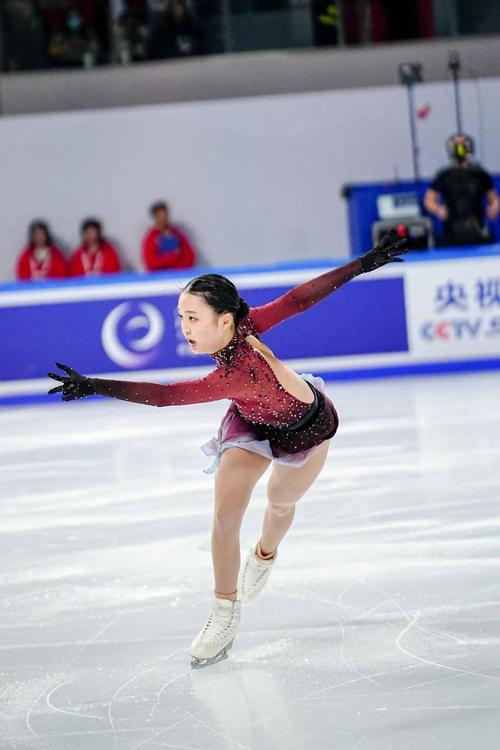 开云体育:花样滑冰大奖赛,选手们的优美表演令人惊艳,2021花样滑冰公开赛