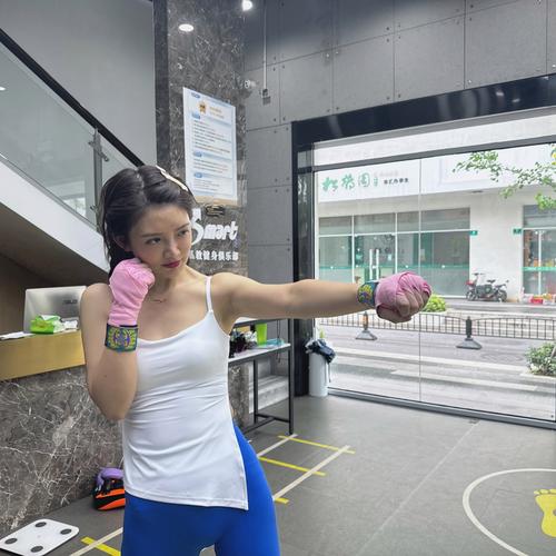 开云体育:职业拳击赛新星崛起,开云体育独家报道,开远拳击