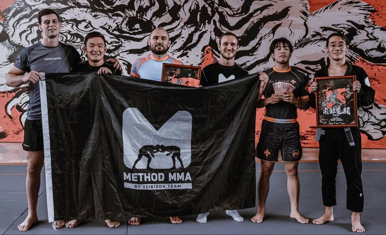 「开云体育聚焦UFC网络综艺:选手户外挑战、团队合作游戏等展示格斗外的多面形象」